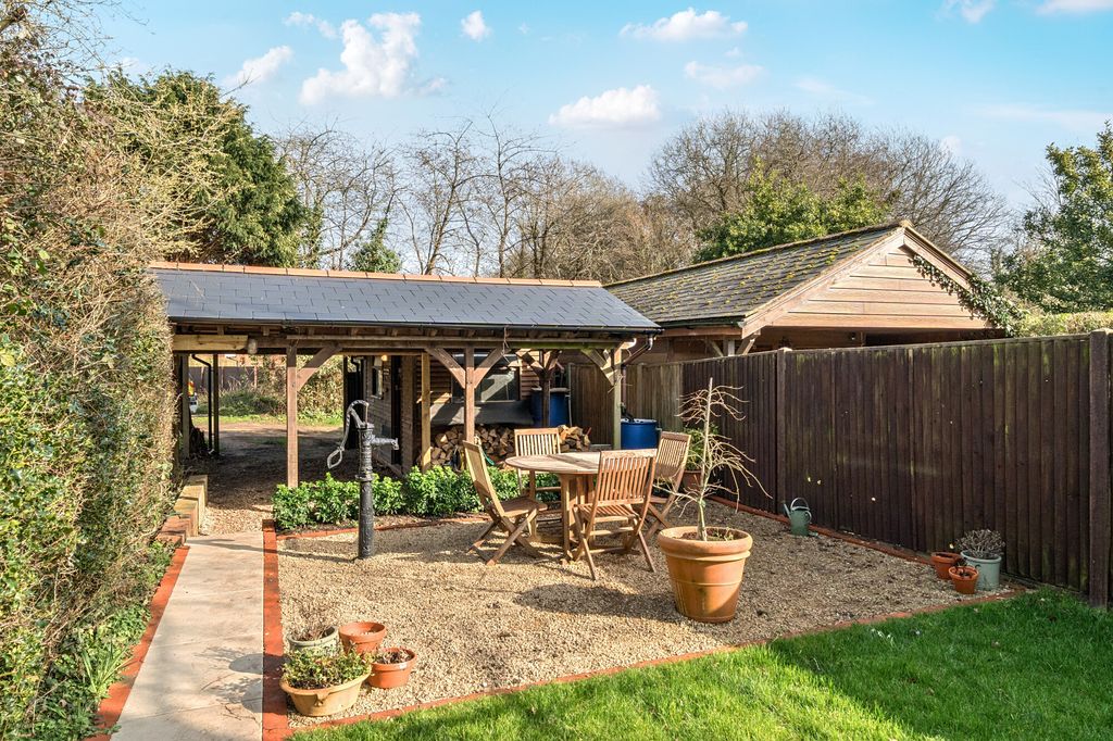 Additional image 7 of 3 bed semi-detached house for saleChurch Path, Hook RG27