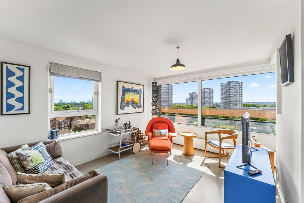 Property photo 1 of 11 Pbox-Img.Jpg