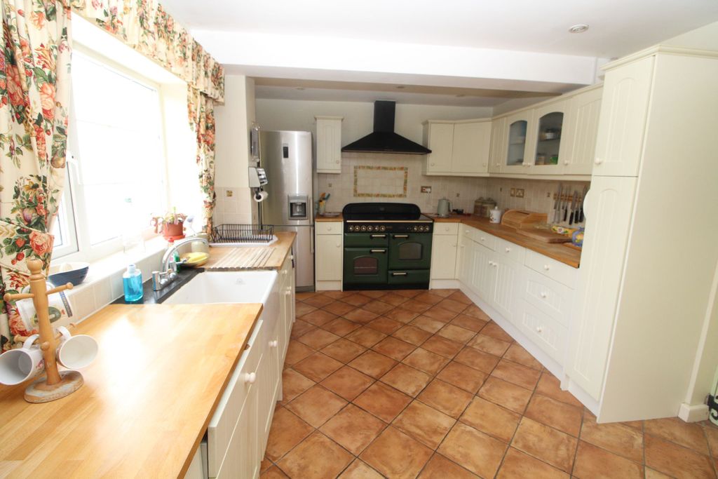 Property photo 3 of 30