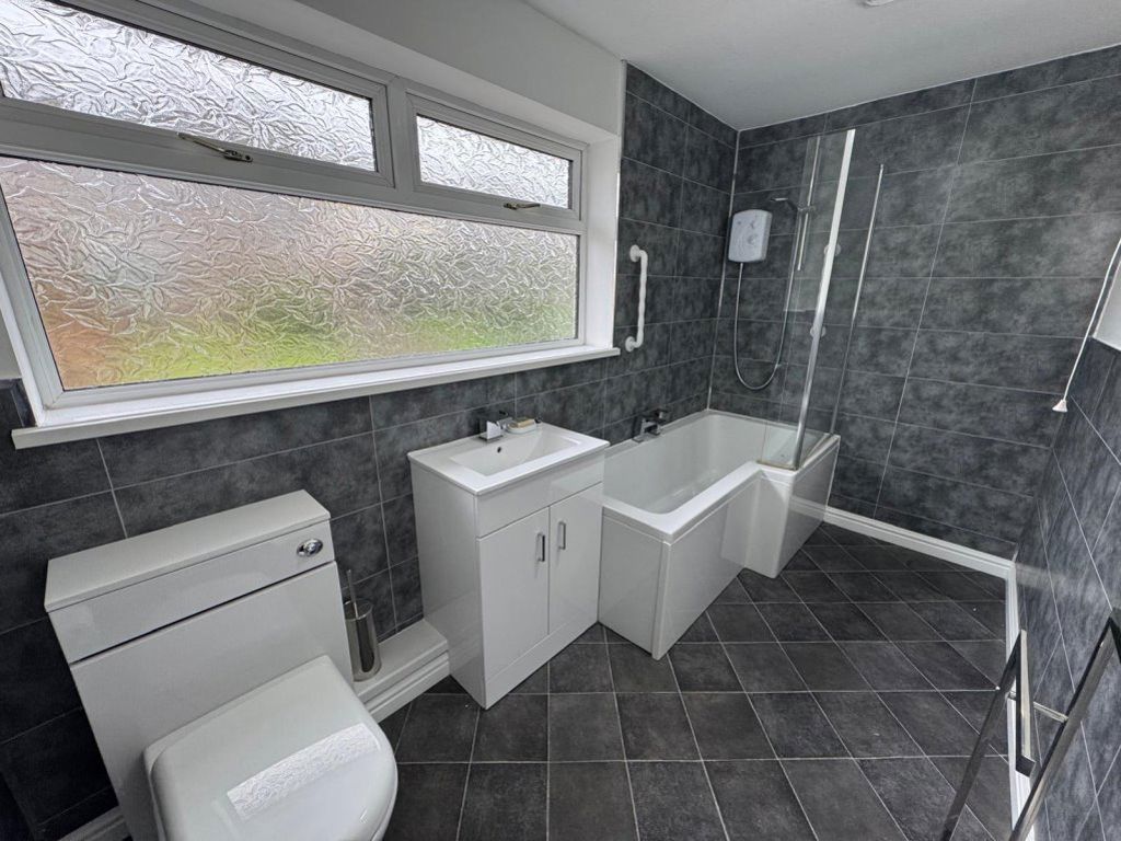 Property photo 3 of 41