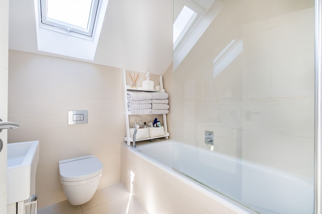 Property photo 3 of 8