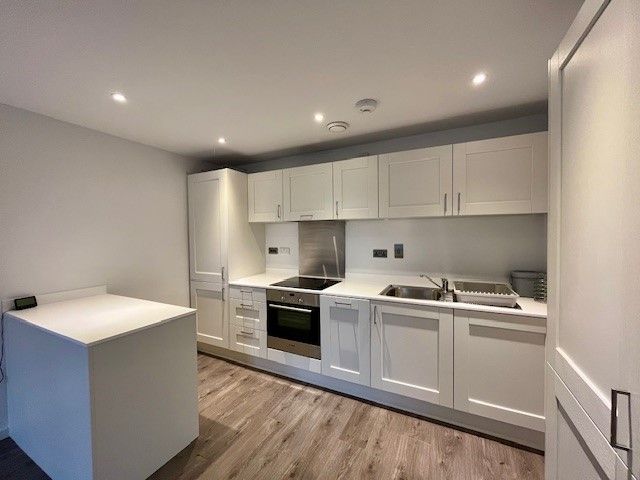 Property photo 3 of 9 Kitchen