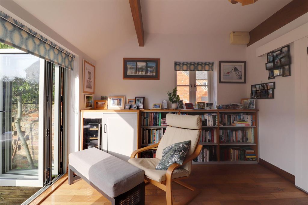 Property photo 2 of 19