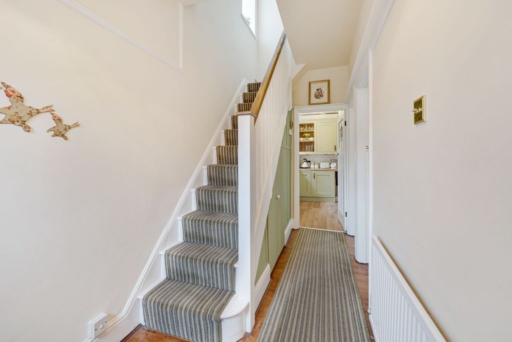 Property photo 3 of 25 Photograph 4