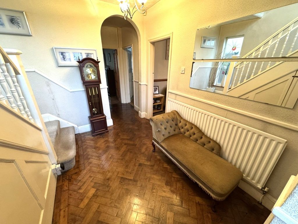 Property photo 3 of 42