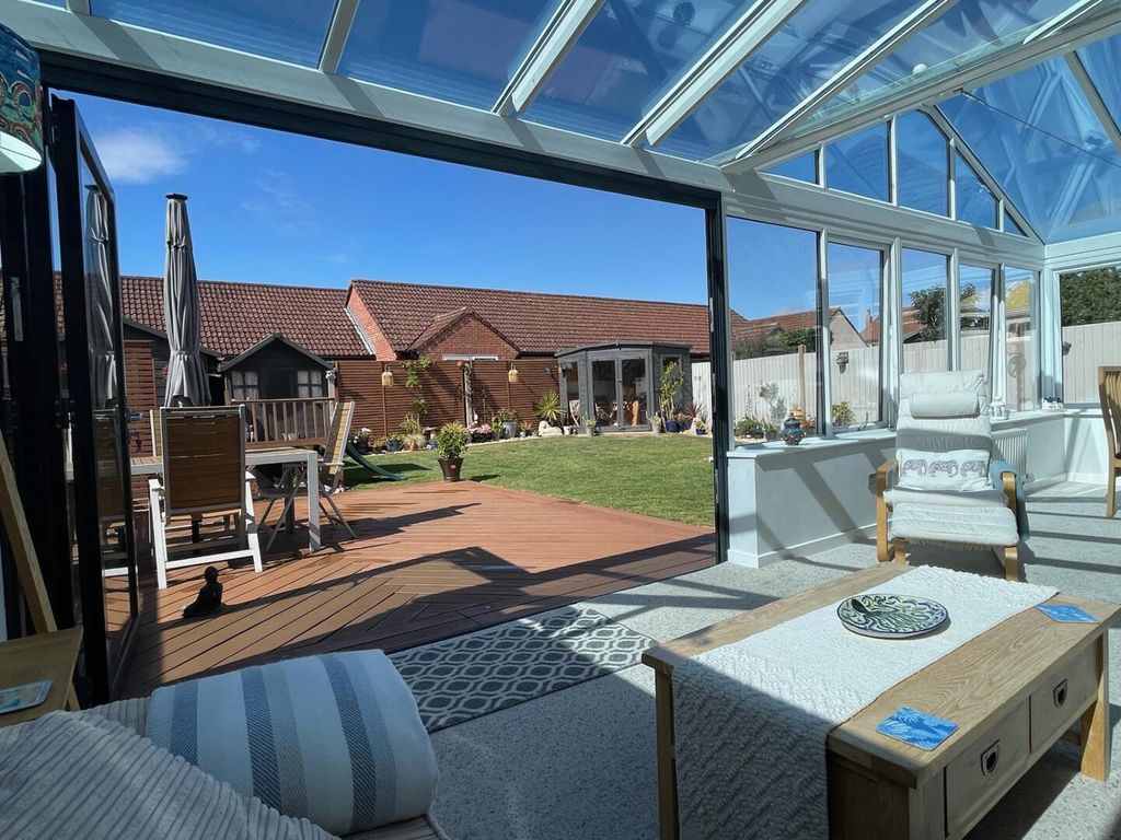 Property photo 2 of 39 Conservatory