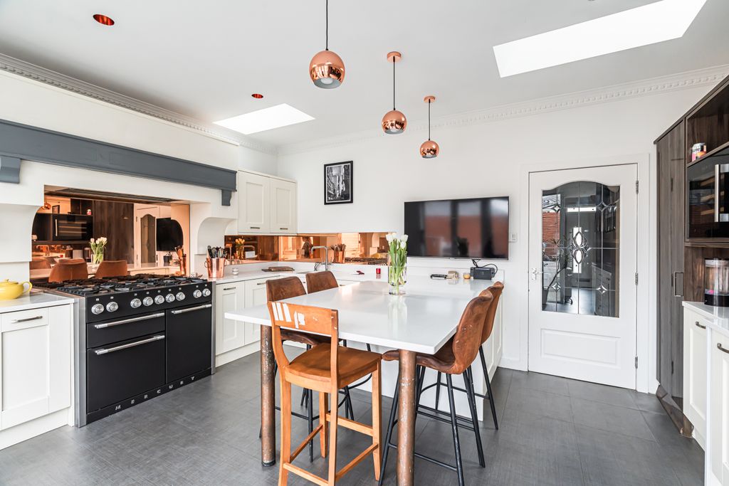 Property photo 3 of 24 Property Image 3