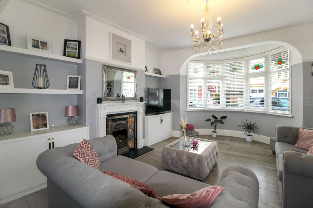 Property photo 2 of 20 Picture No. 37