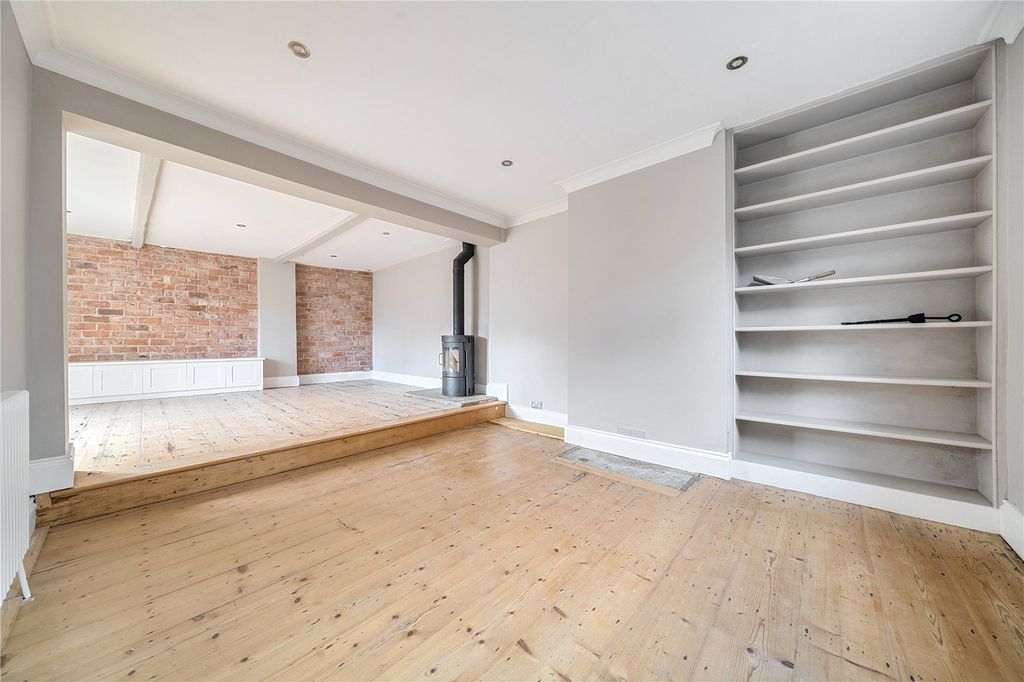 Property photo 2 of 21 Picture No. 25