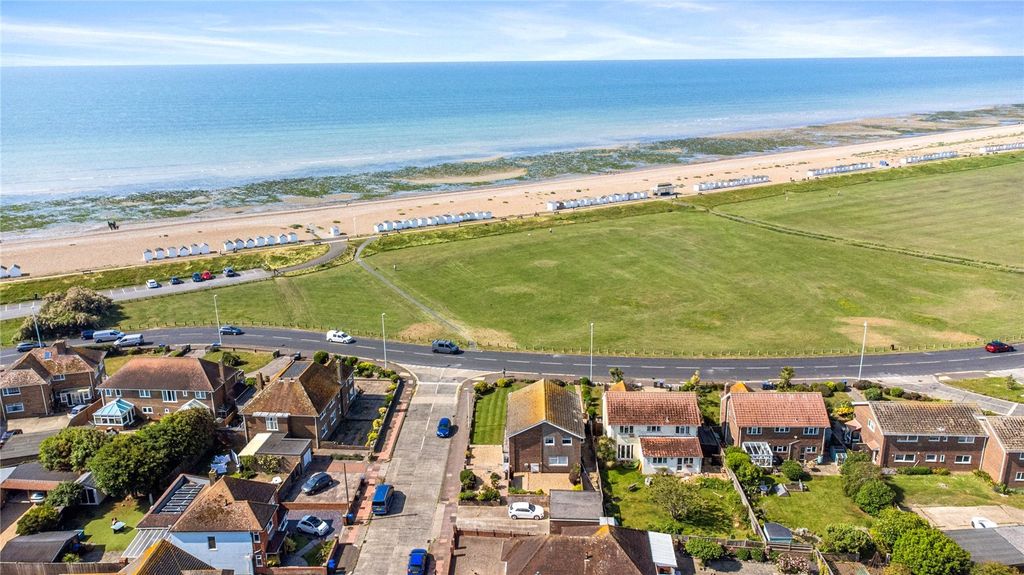 Property photo 3 of 11 Picture No. 01