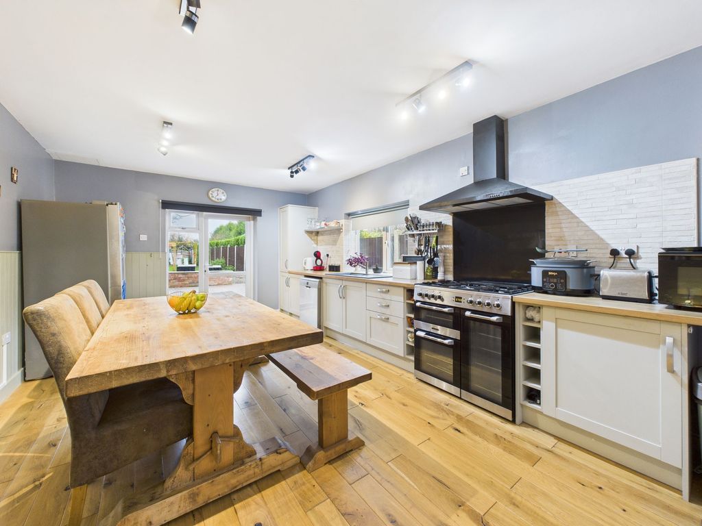 Property photo 2 of 23 Dining Kitchen