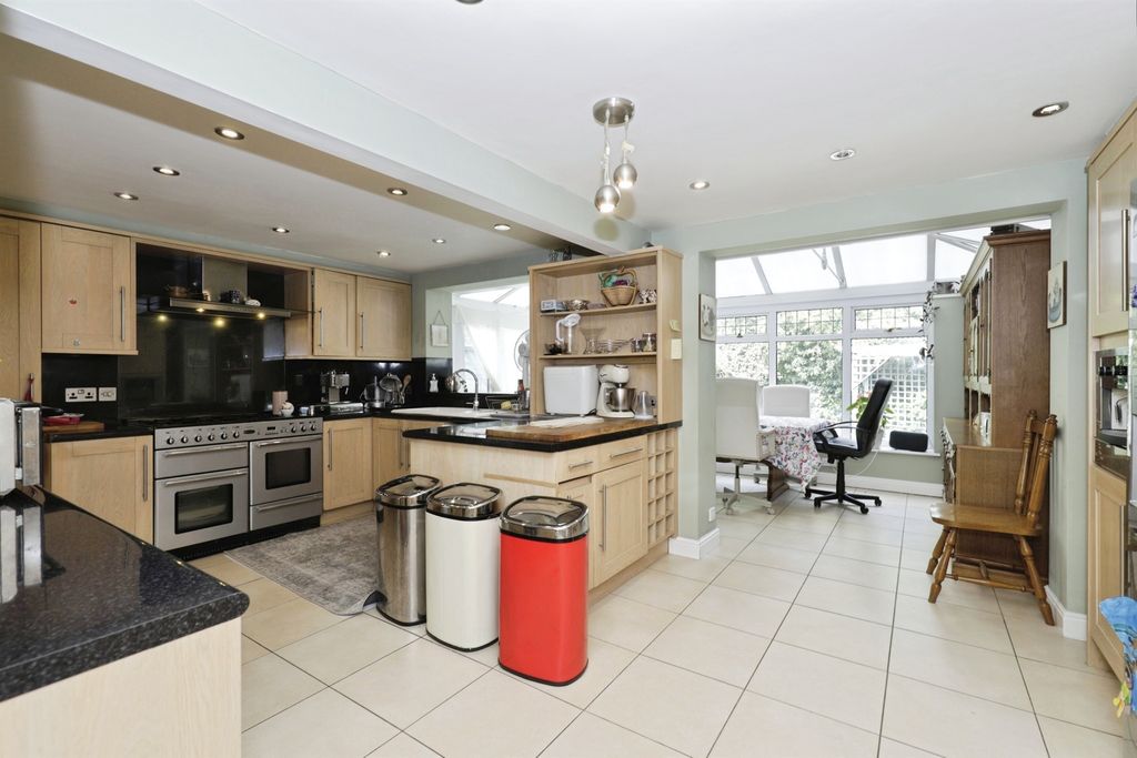 Property photo 3 of 17