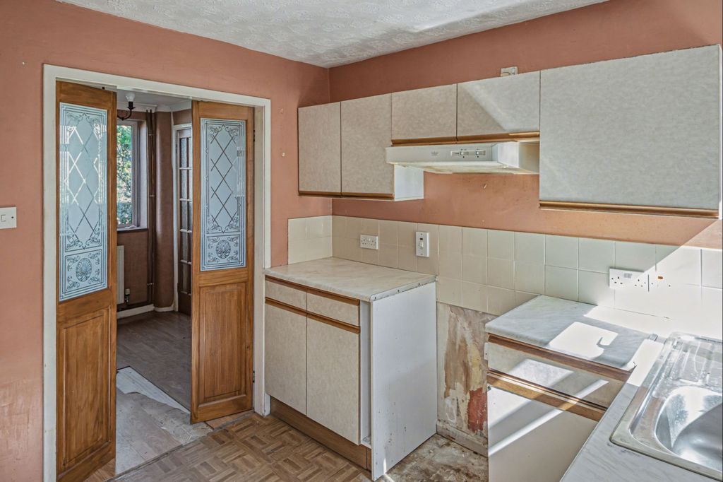 Property photo 3 of 20 4 Hazelbury Hill, Box, Corsham, Wiltshire, Sn13 8Jy