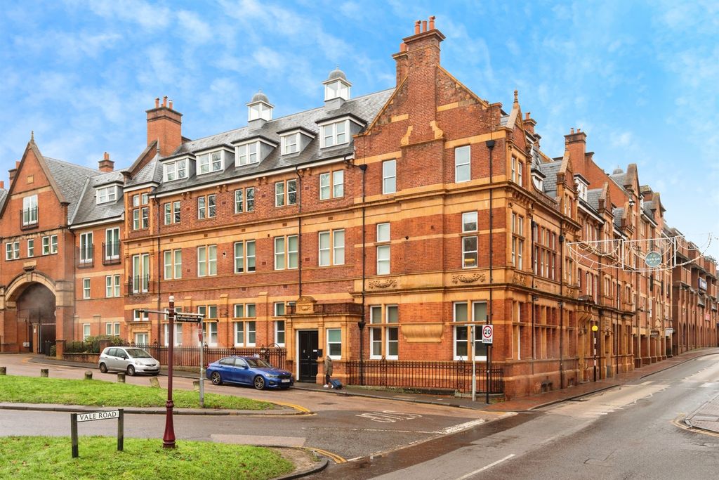 Property photo 1 of 20