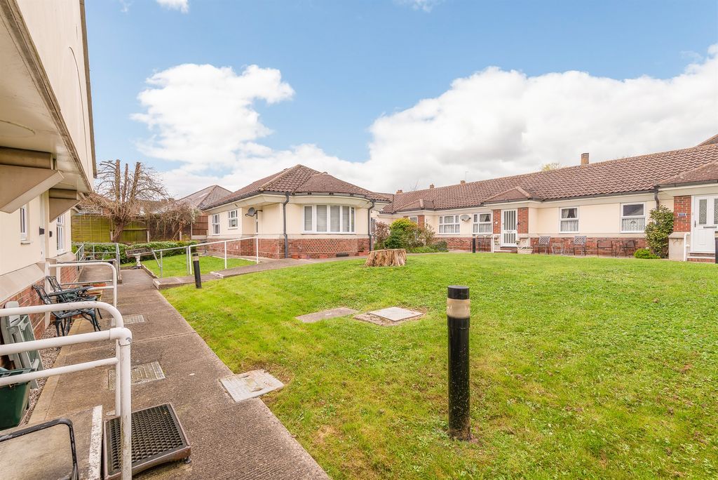 Property photo 2 of 9