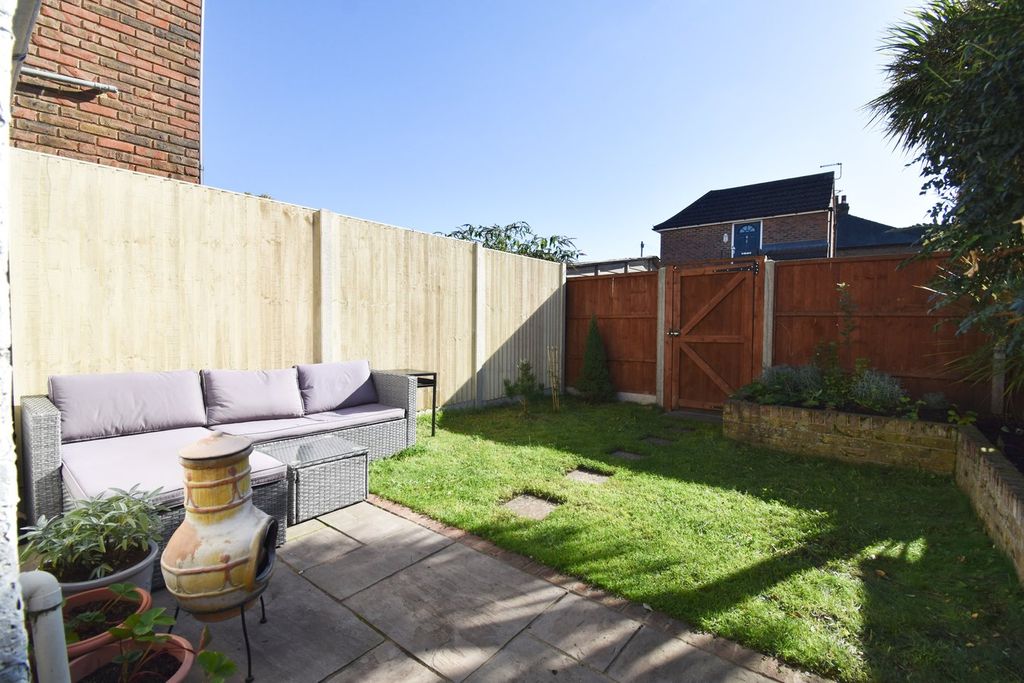 Property photo 2 of 12