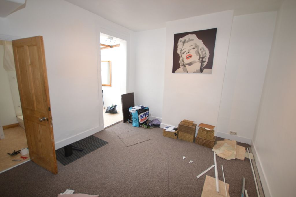 Property photo 1 of 9 3