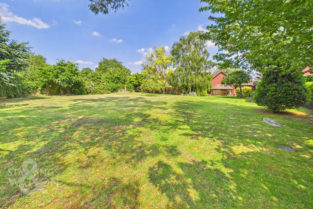 Property photo 2 of 29