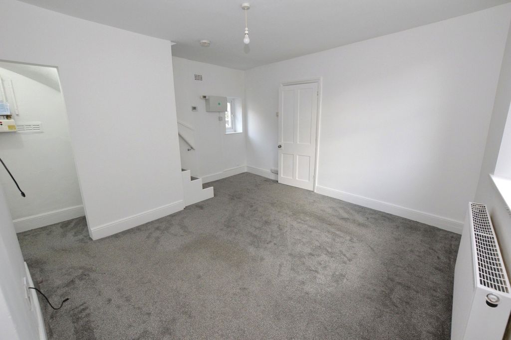 Property photo 3 of 11 Picture No. 10