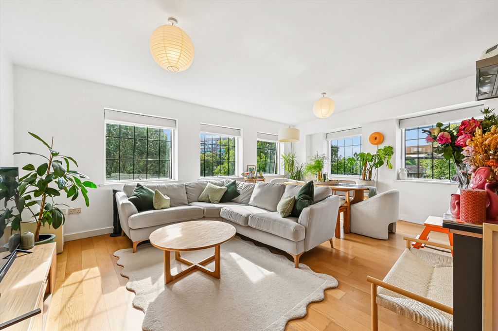 Property photo 1 of 12 Image
