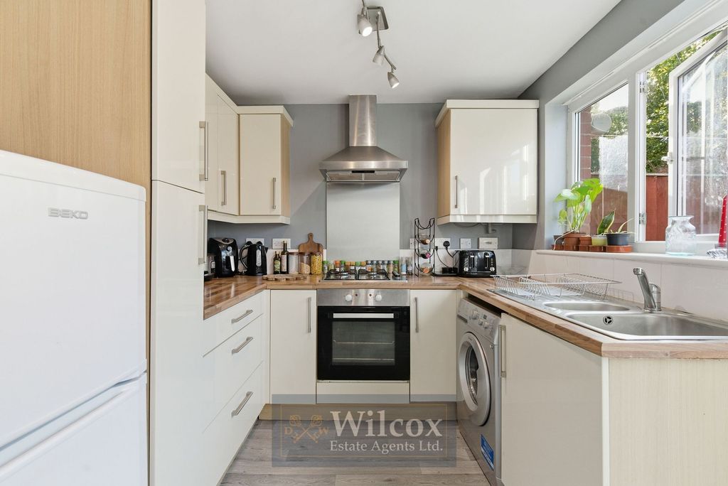 Property photo 3 of 17