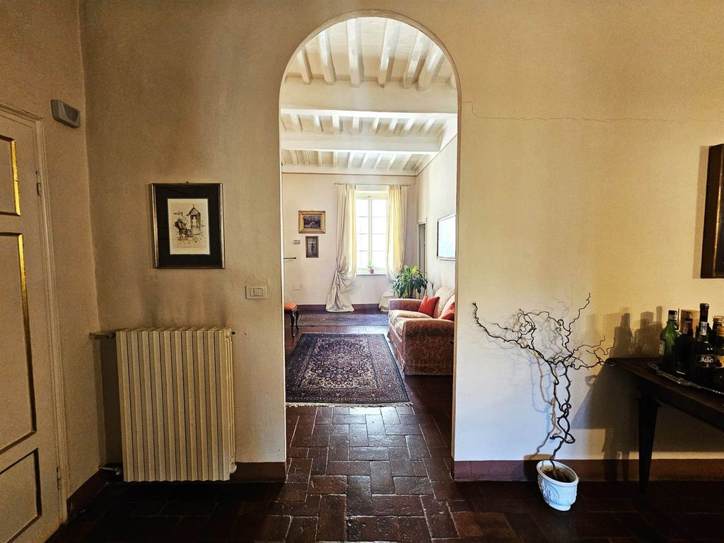 Property photo 2 of 30