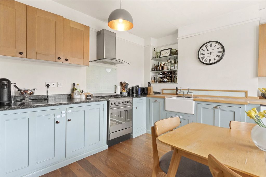 Property photo 3 of 14 Kitchen