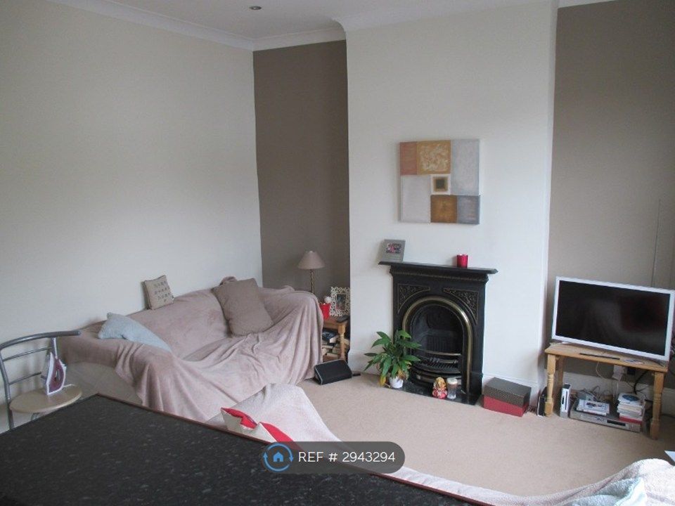 Property photo 3 of 10 Lounge