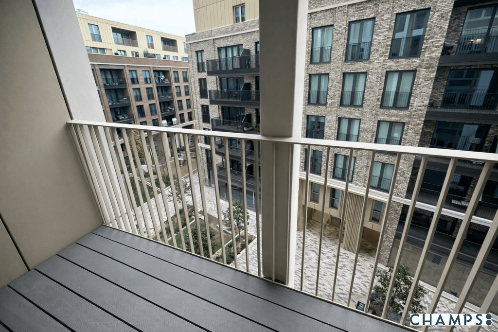 Property photo 1 of 10 2 Bed Flat For Sale Bouchon Point, Cendal Crescent, London E1