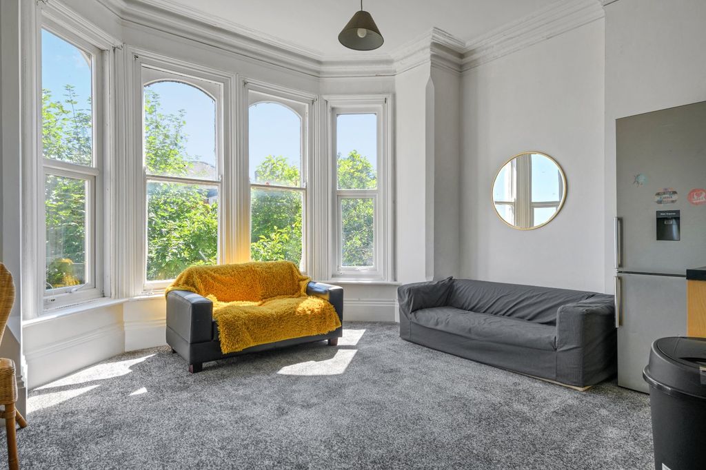 Property photo 2 of 7 Picture No. 31