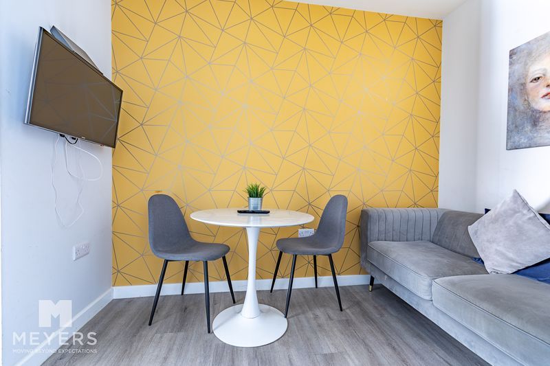 Property photo 3 of 8 Photo 6