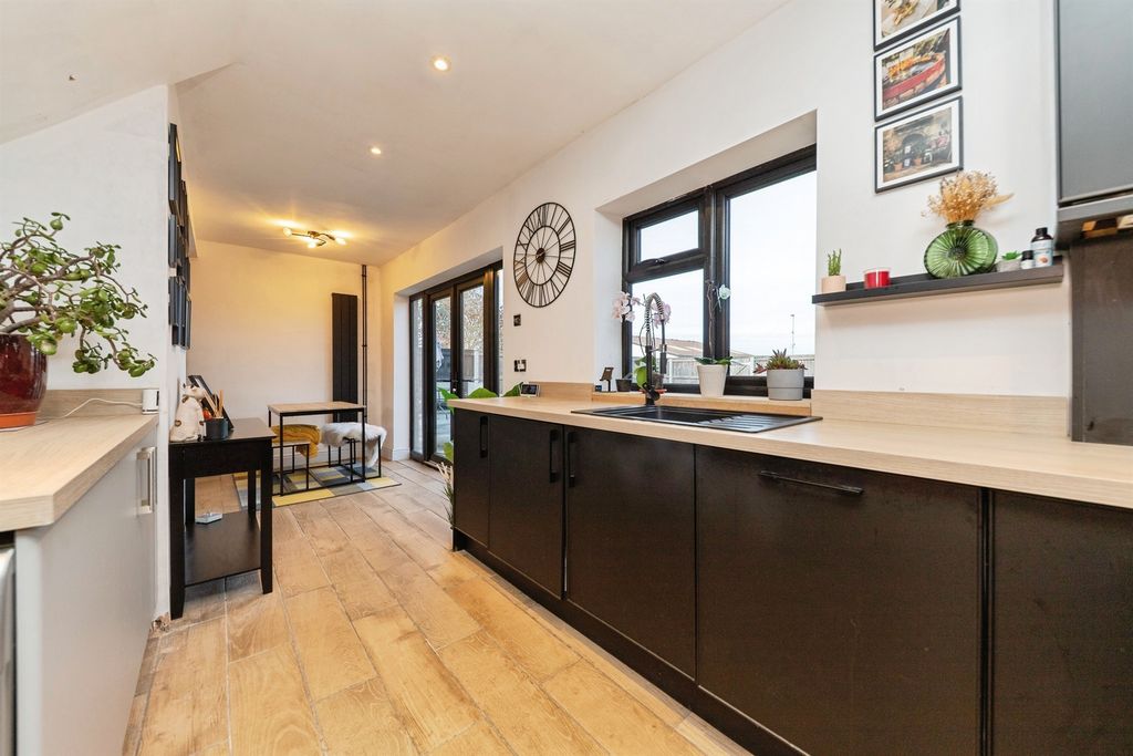 Additional image 4 of 3 bed semi-detached house for saleGaunts Way, Letchworth Garden City SG6