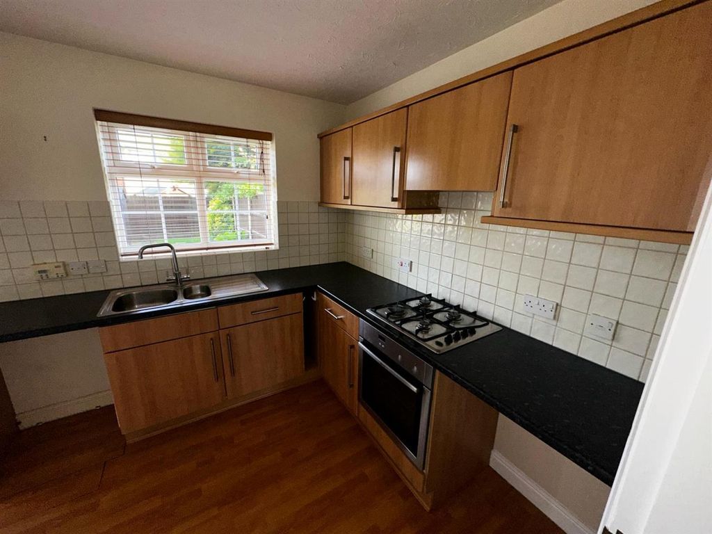 Property photo 2 of 9 Kitchen.Jpg