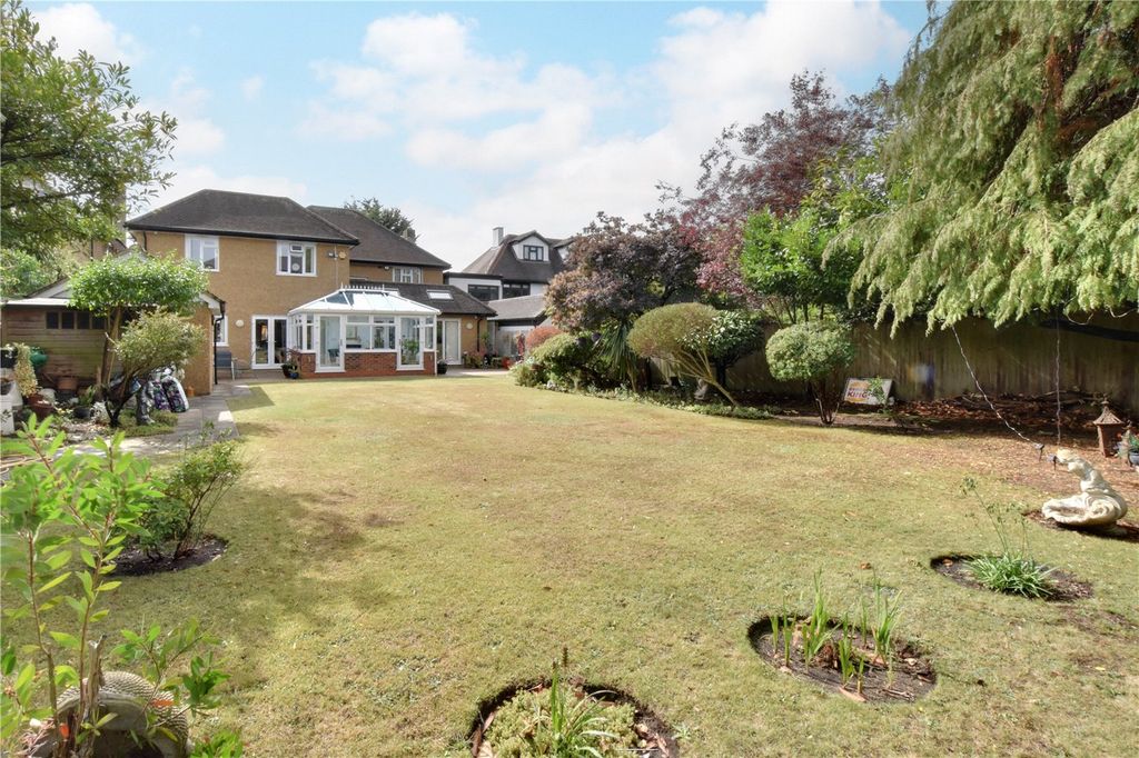 Property photo 1 of 34 Picture No. 14