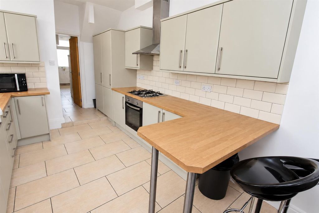 Property photo 2 of 16 9A6799Ac-Bc93-469E-B68F-d8659Be7Edd6.Png