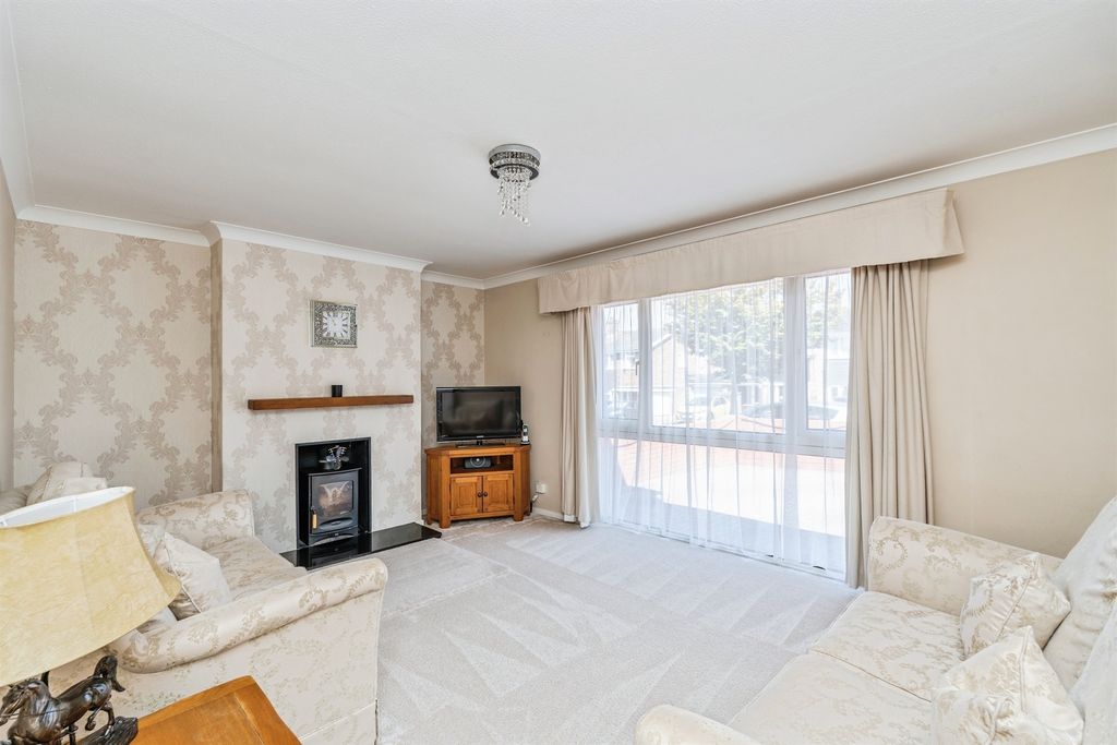 Property photo 3 of 19