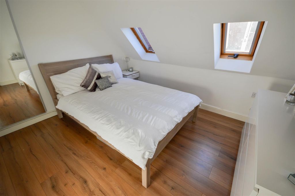 Property photo 2 of 9 Bedroom One