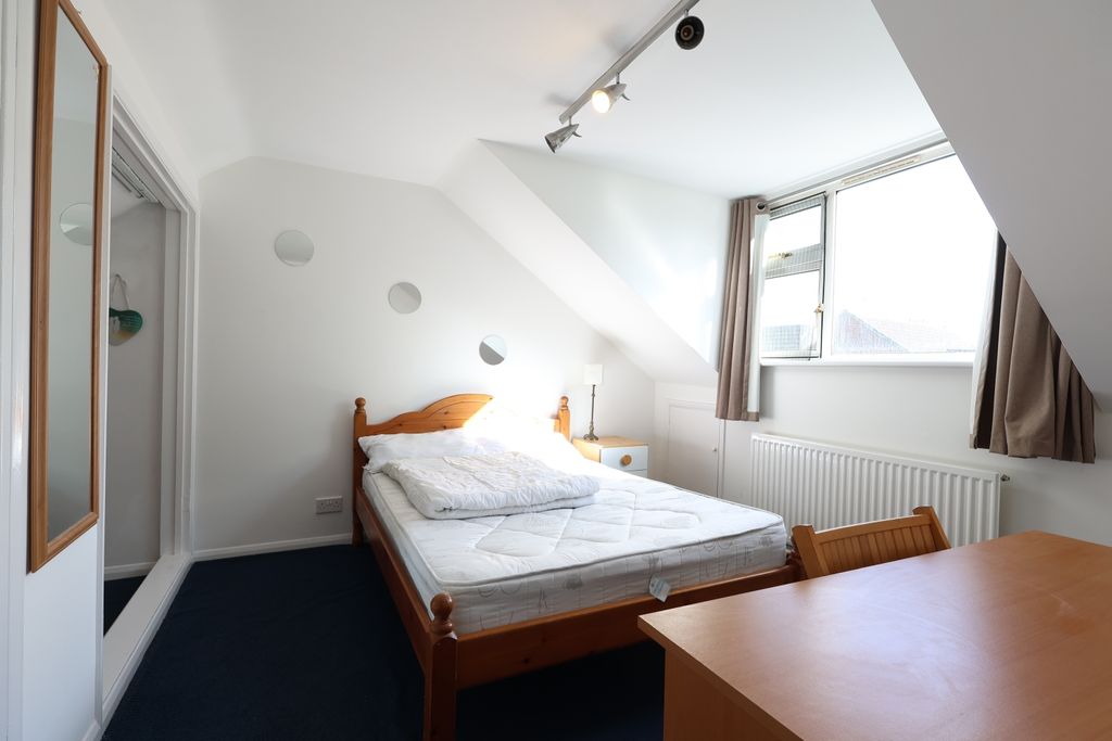 Property photo 1 of 6 Y67A1862