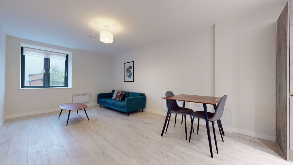 Property photo 1 of 11 Living Room