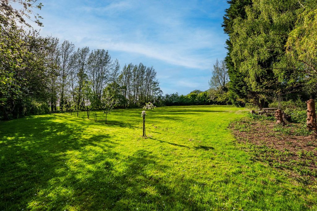 Property photo 2 of 52