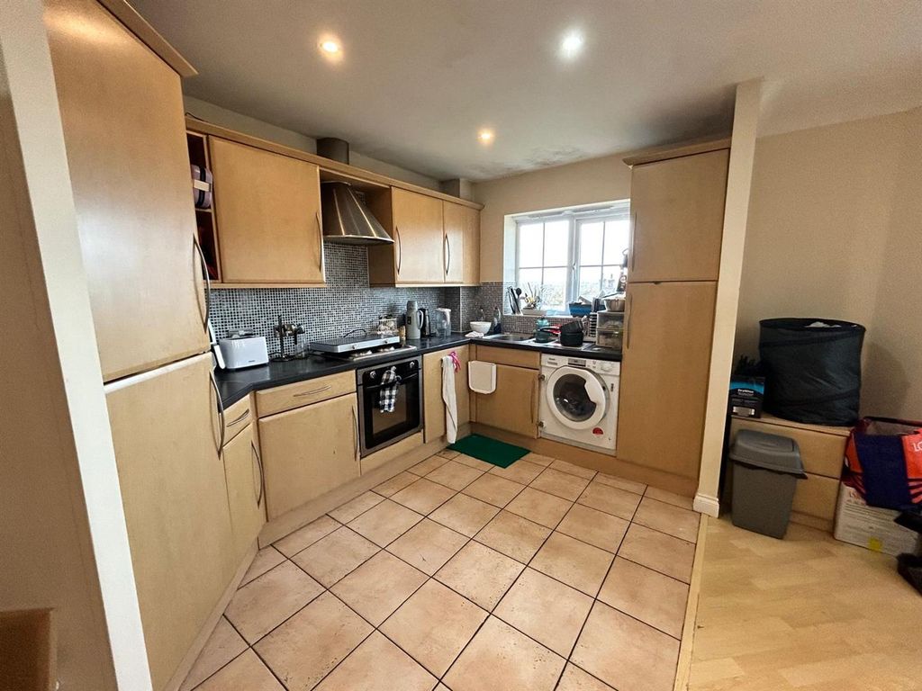 Property photo 2 of 9 c8876326-Ef26-4307-B1Cb-6029173d02F4.Jpg