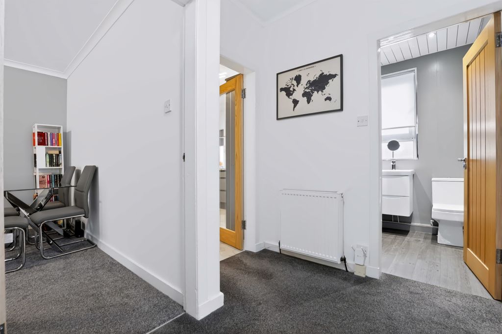 Property photo 3 of 30