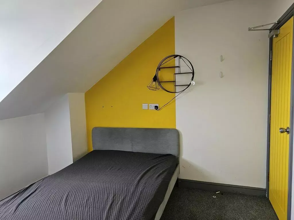 Property photo 3 of 6