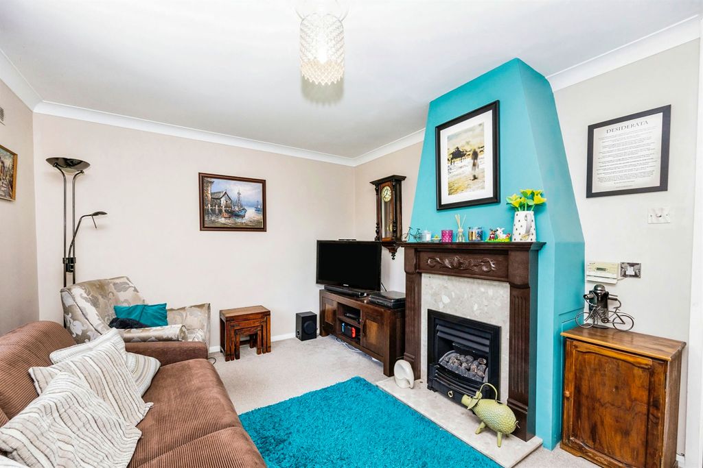 Property photo 3 of 17