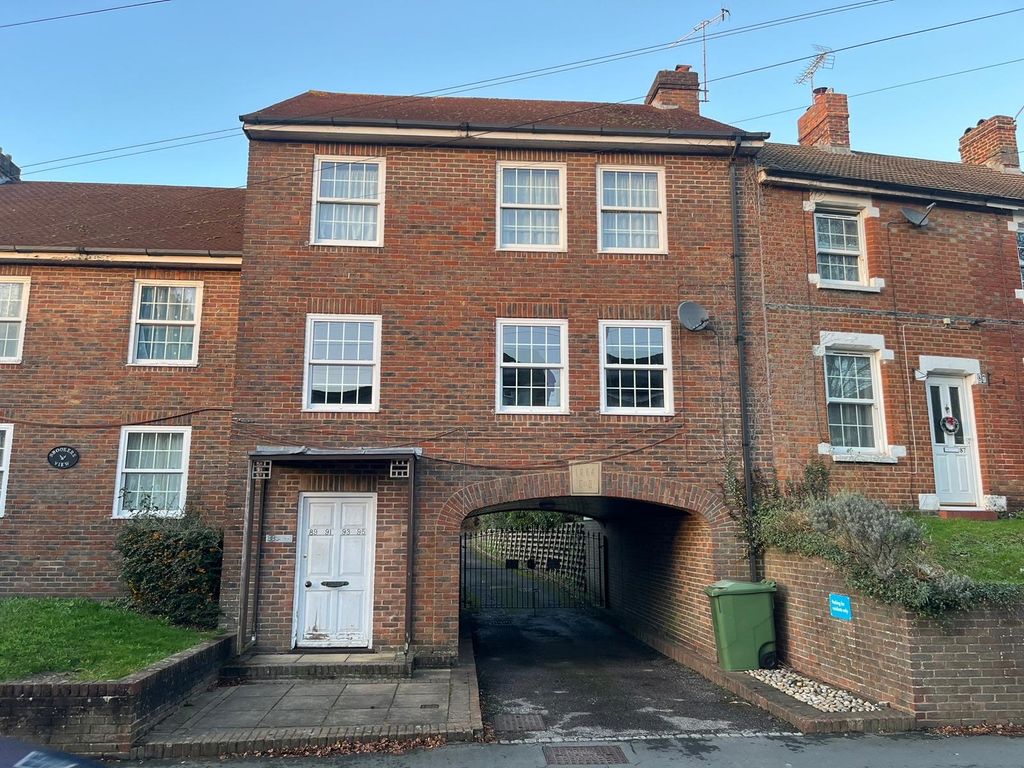 Property photo 1 of 3