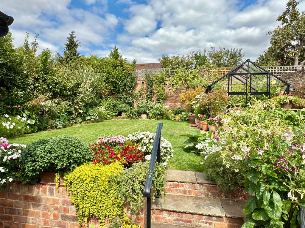 Property photo 3 of 19