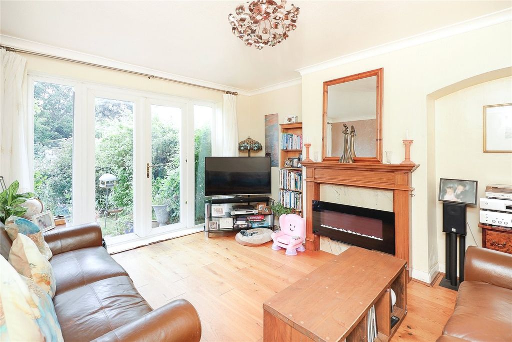 Property photo 2 of 17 Picture No. 37