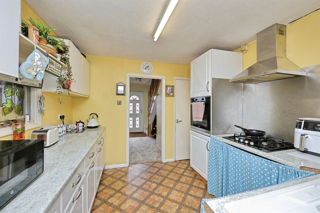 Property photo 3 of 16