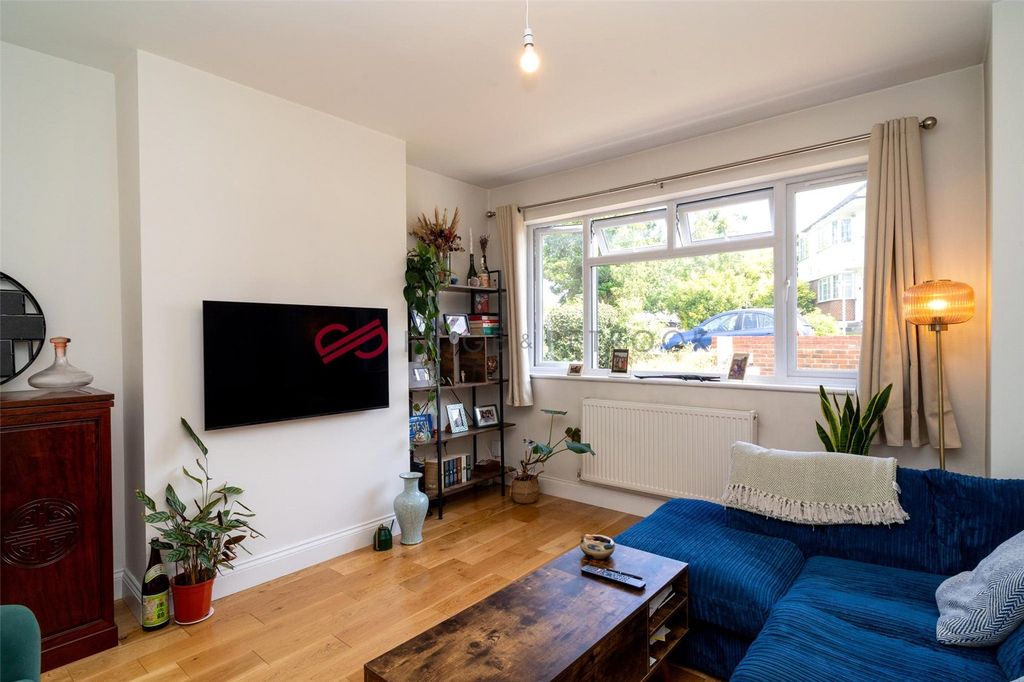 Property photo 3 of 12 Picture No. 05