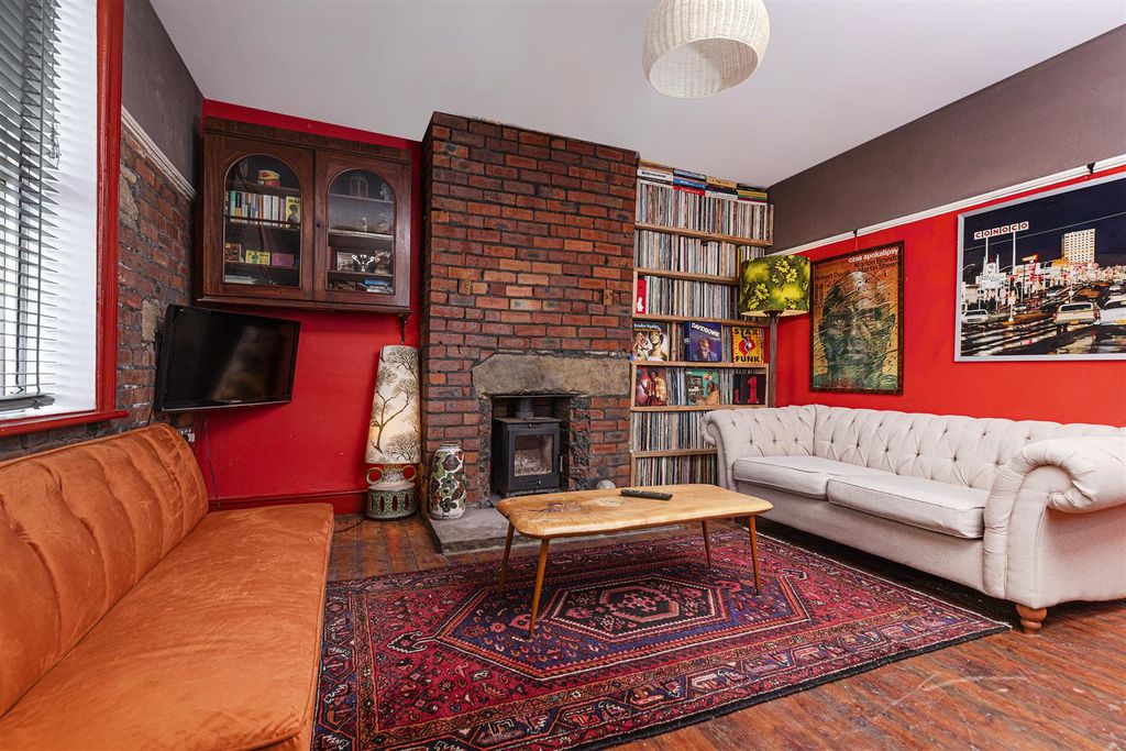 Property photo 2 of 26 Living Room